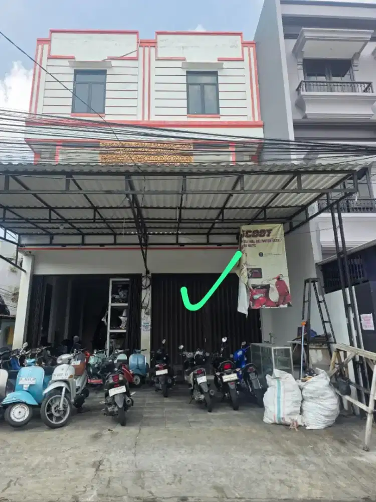 Disewakan ruko 3 lantai.