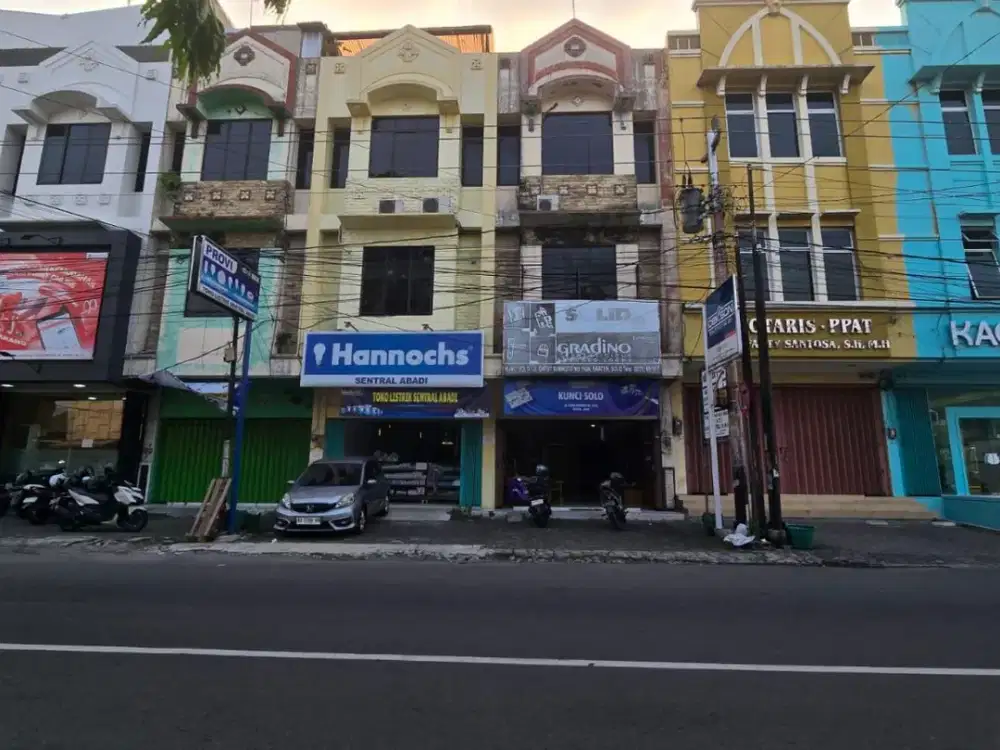 Disewakan Ruko Strategis 3,5 Lantai Premium Lokasi Serengan, Solo Luas 83m2