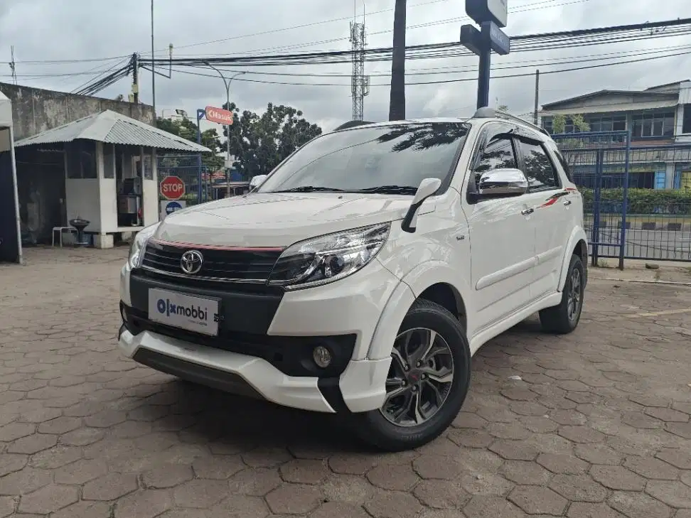 DP MURAH Toyota Rush 1.5 TRD Sportivo Ultimo AT 2017 Putih C0LKD