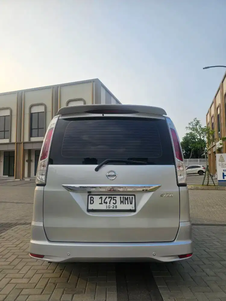 NISSAN SERENA 2.0 HWS 2013 SILVER