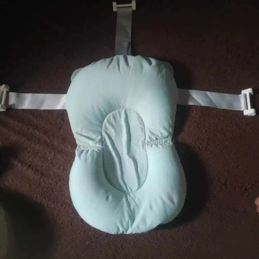 Baby bath pillow | Bantalan bak mandi bayi
