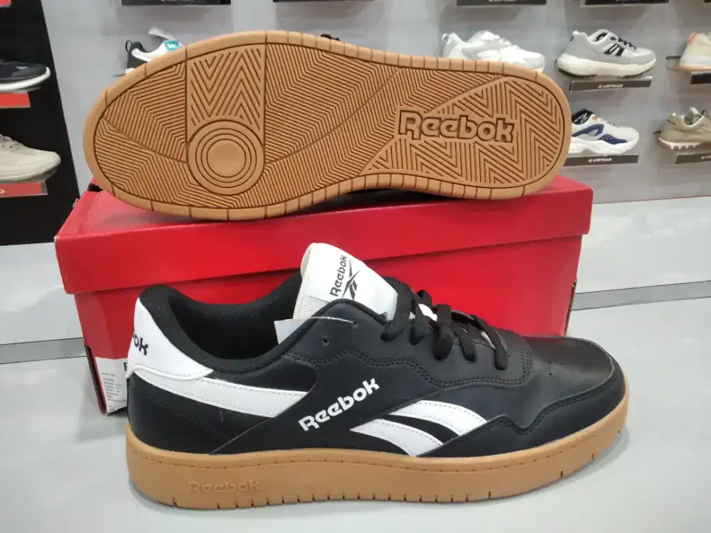 Sepatu sneaker Reebok sizs 414244 murah
