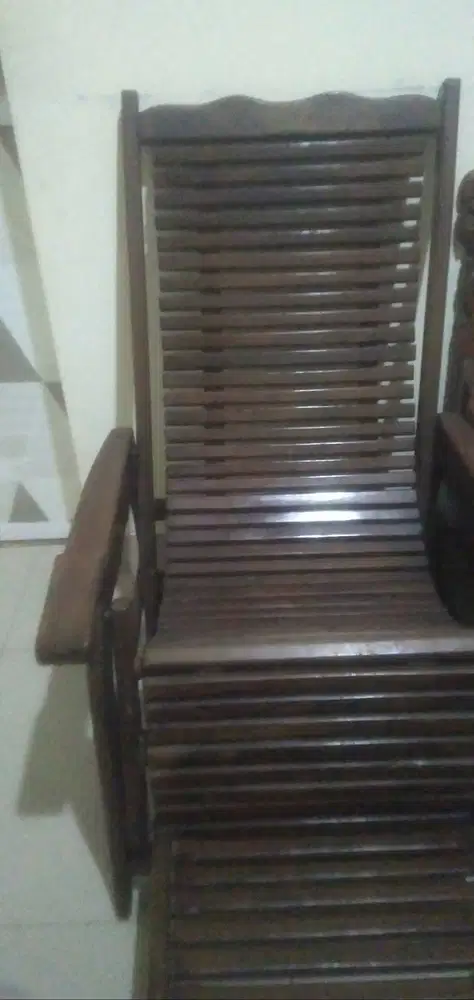 Modelnya bahan kayu