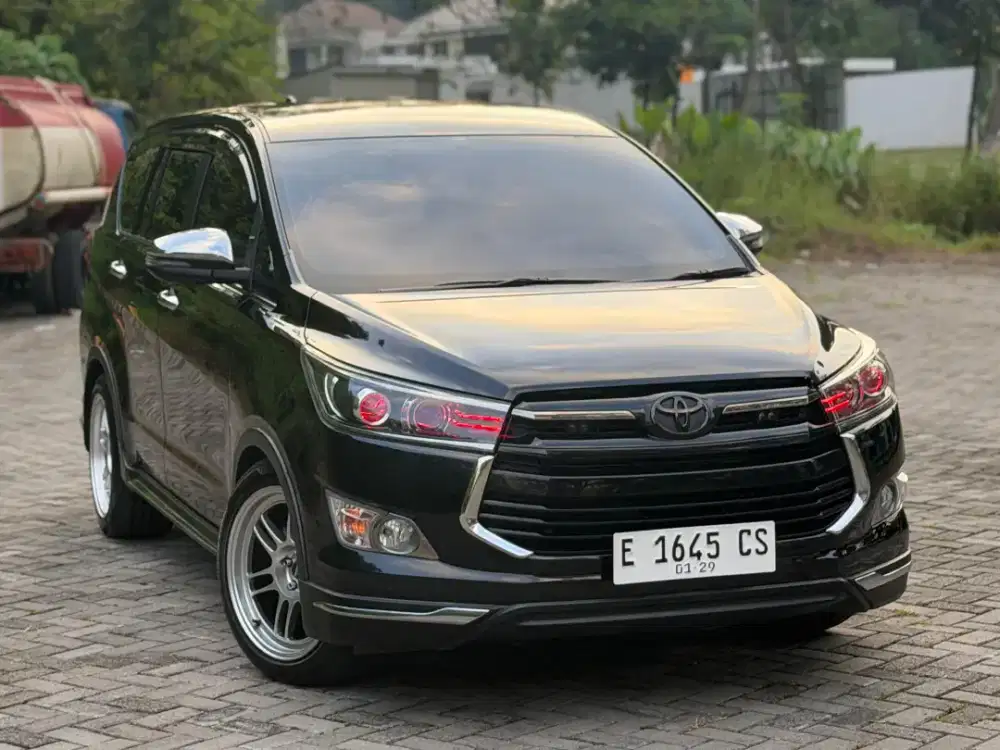 TOYOTA INNOVA VENTURER 2.4 2018/19 DIESEL MATIC