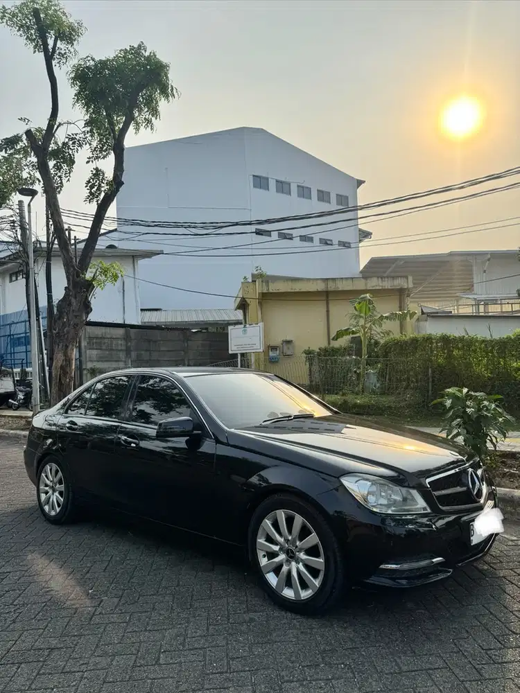 Mercedes-Benz C200 2012 Bensin