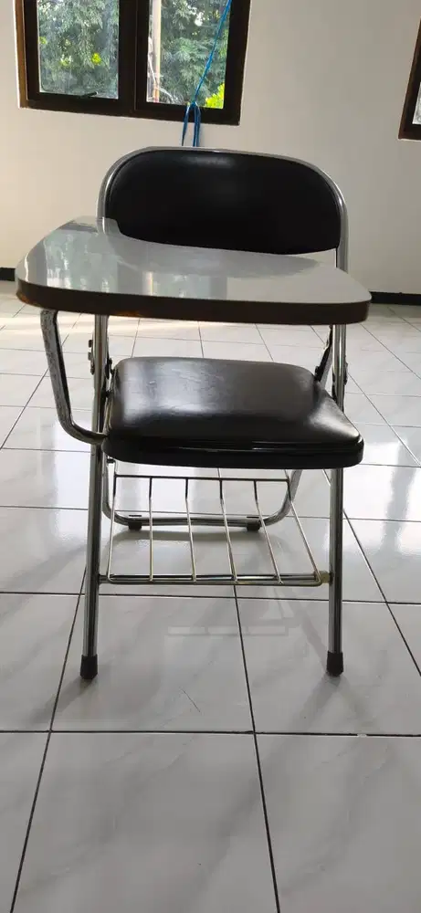 Kursi lipat sekolah/kuliah/les chitose