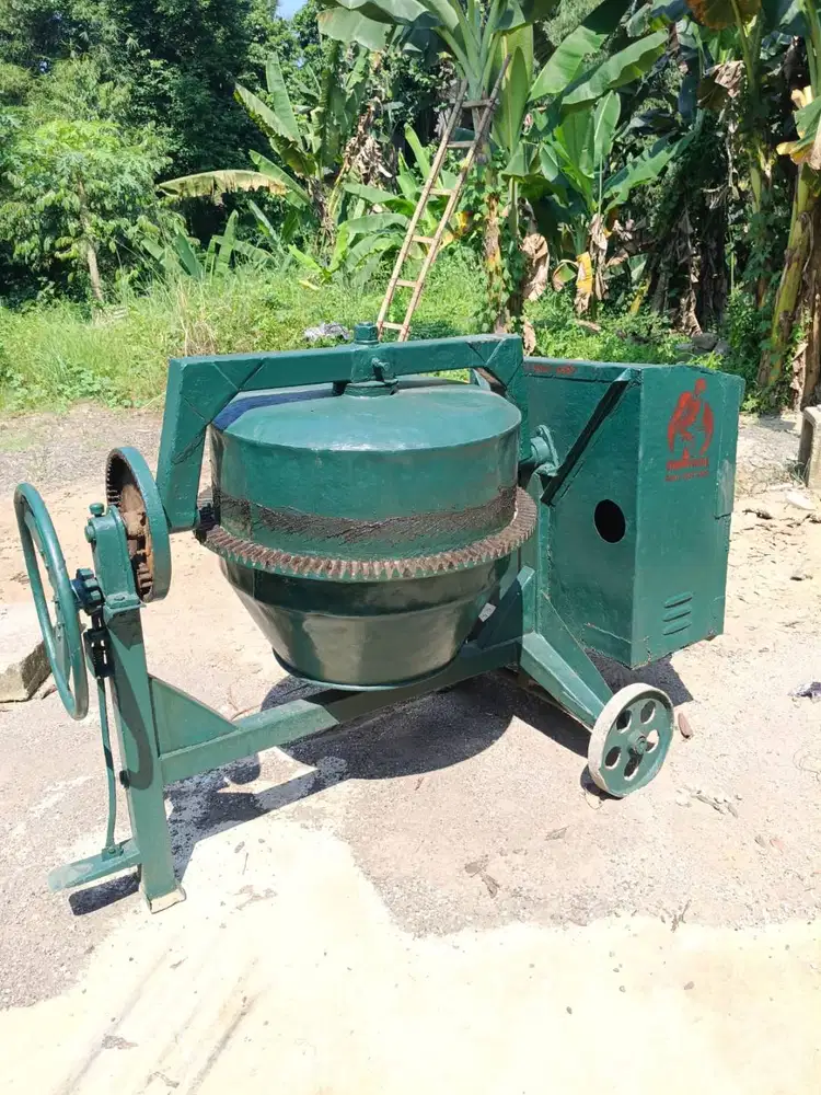 Jual Mesin Mixer Cor Beton Merk AAA Mulus Siap Kerja