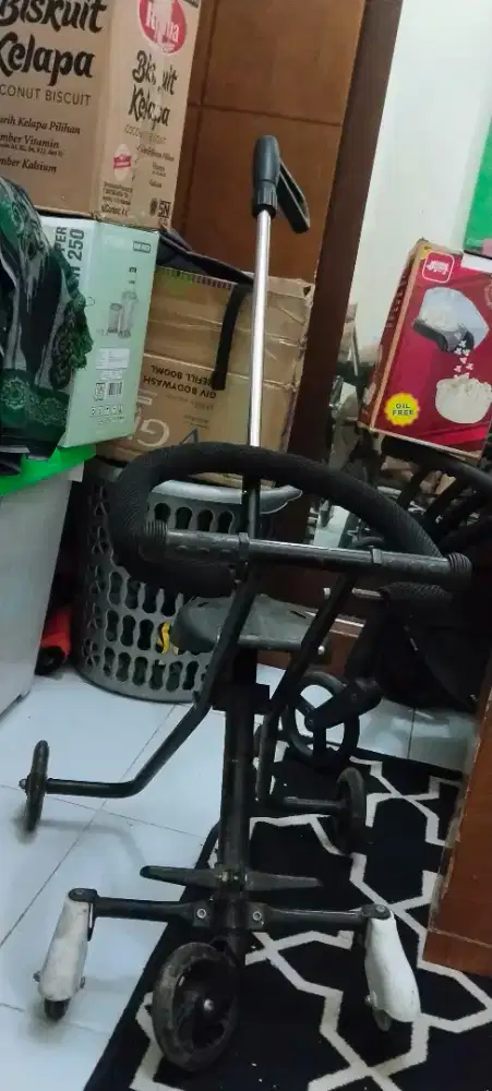 Stroler anak kecil