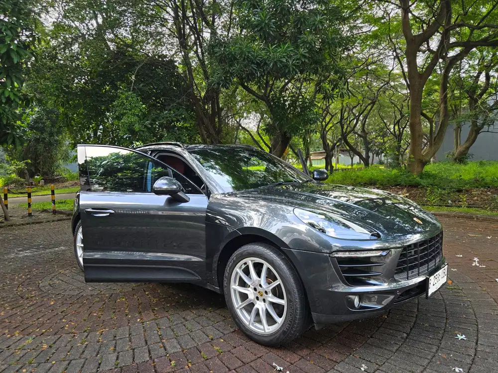 Porsche Macan 2.0 2017 Grey Abu - Abu 2016 2018 Macan 2.0 Original