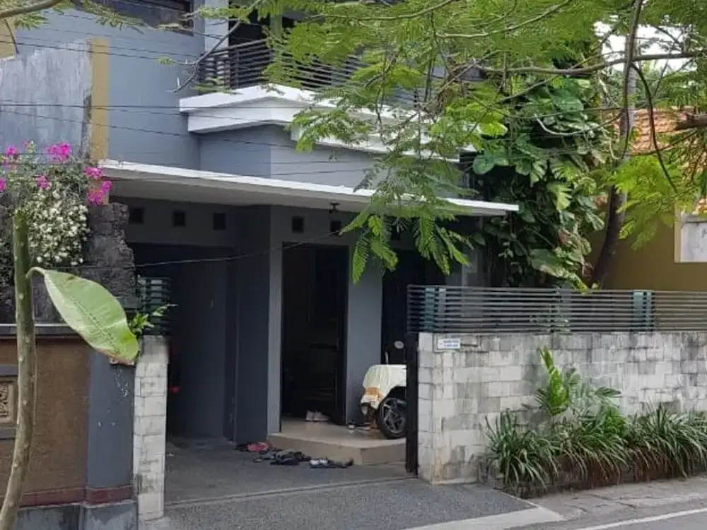 Jual Rumah 2 Lantai Semi Furnish Strategis Di Jln Tukad Yeh Aya Renon Denpasar Selatan Bali. Dekat Ke Plaza Renon, Sesetan, RS Sanglah, Sanur