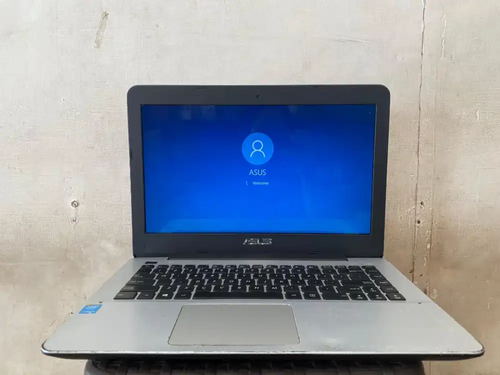 JUAL LAPTOP ASUS X455L INTEL COREI3-450U VGA NVIDIA GEFORCE 930M RAM4