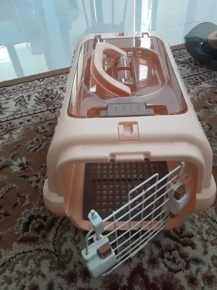 Pet cargo like new