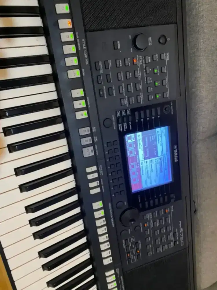 Yamaha PSR S950 Mulus Total - Like New - Siap Manggung!