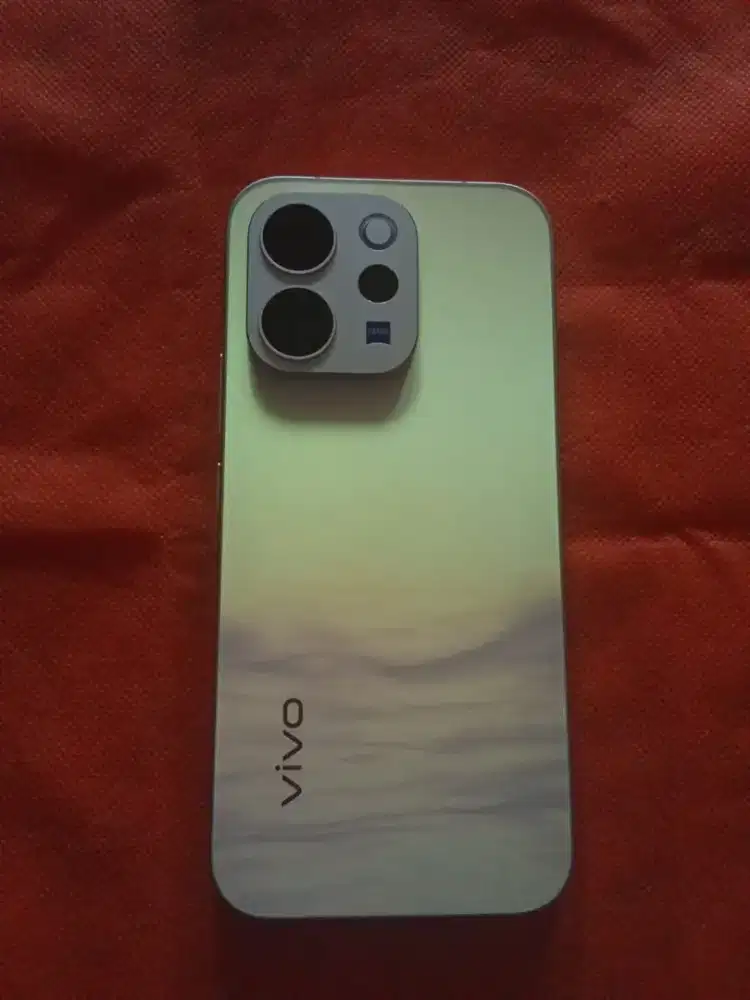 Dijual cepat HP Vivo V70 5g
