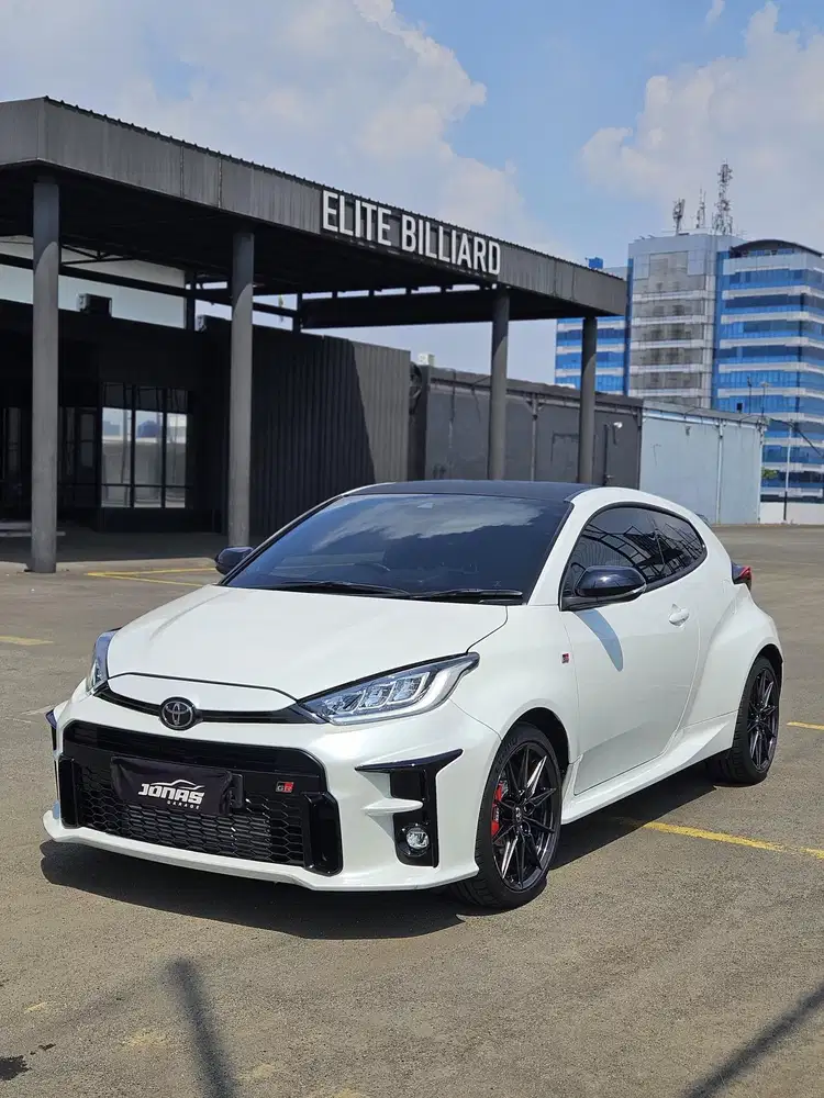 TOYOTA YARIS 1.5 GR 2021 PUTIH MANUAL ANTIK