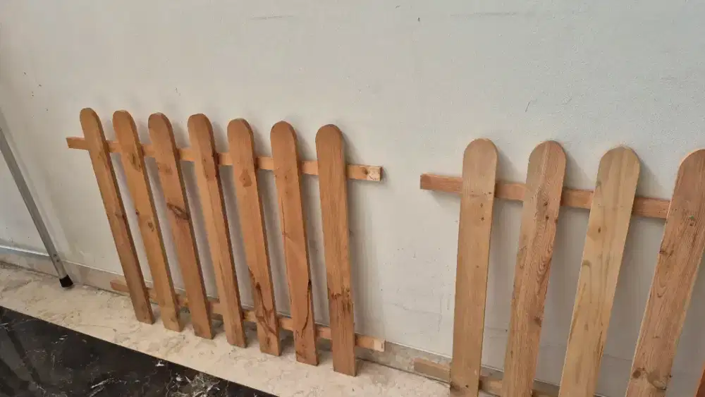 Pagar dekorasi cafe bahan kayu. 1x1 meter