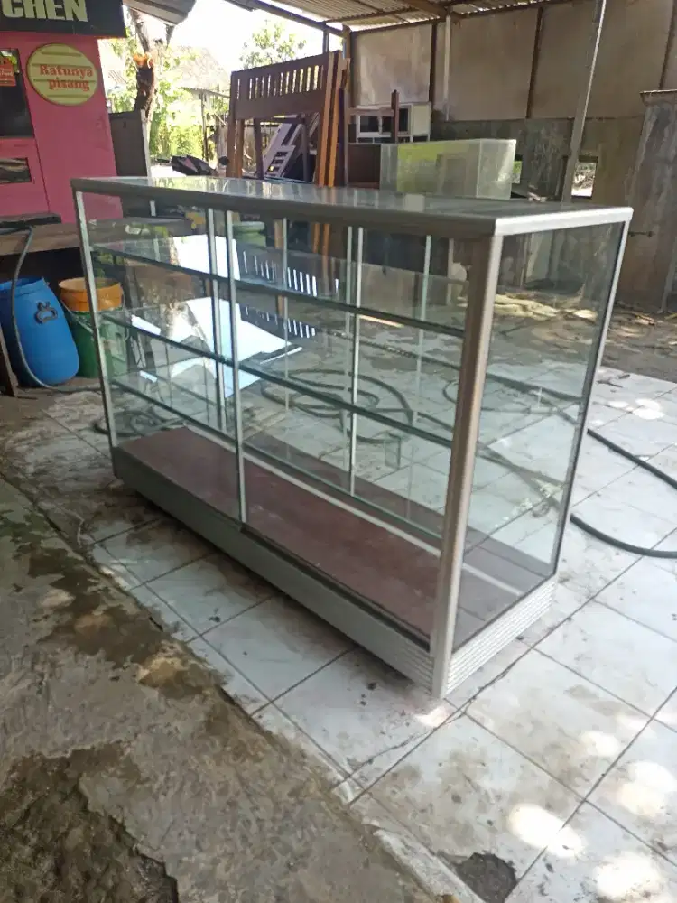 etalase uk 1.5m bekas kaca tebal 5mm