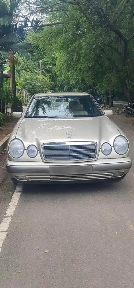 Mercedes-Benz E230 1997 Bensin