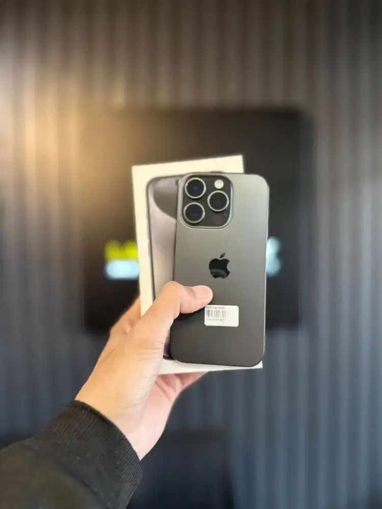 Iphone 15 pro black titaniun 128GB resmi fullset no minus