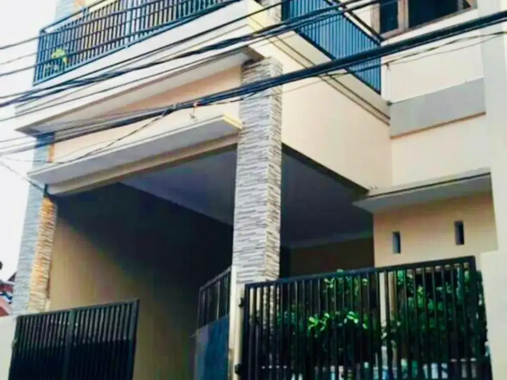 DIJUAL RUMAH KOKOH 2 LANTAI DI SEMPER JAKARTA UTARA