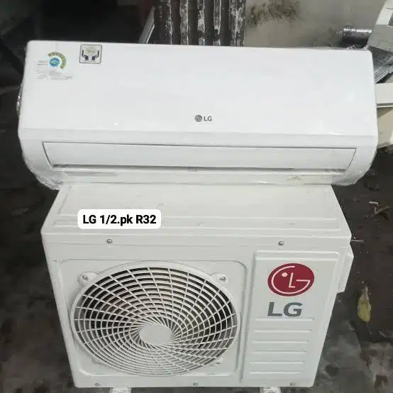 AC LG 1/2 PK BARU 5 BULAN