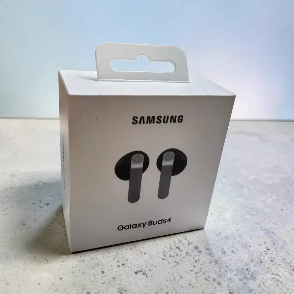 NEW 100% !! TWS Samsung Buds4 • Black & White • Garansi Resmi 1 Tahun