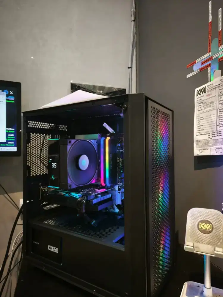 Komputer buat Gaming 1 set ( PC, monitor 32i, keyboard, mouse, ups 6A.