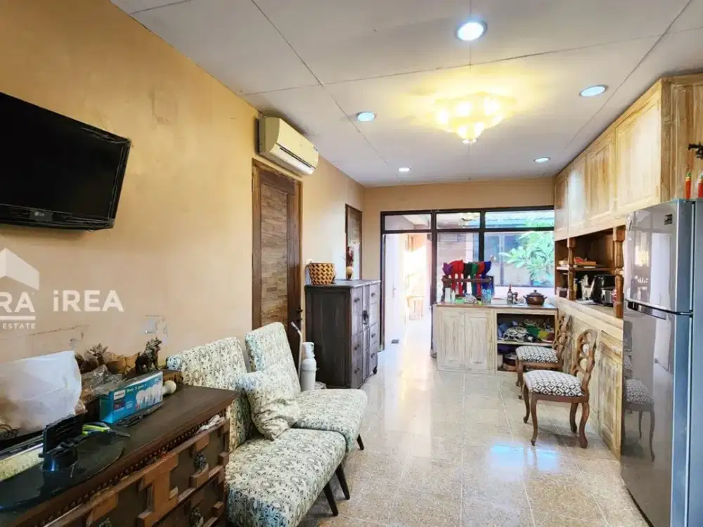 RUANG USAHA DIJUAL DEKAT PASAR JONGKE AREA KAMPUNG BATIK LAWEYAN SOLO