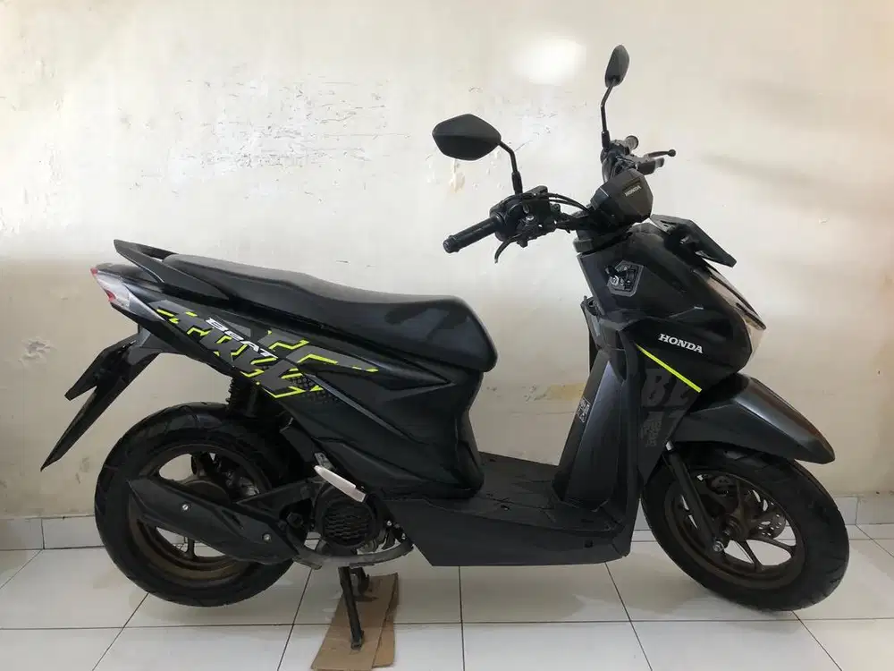 Honda Beat Street 2025 black km 9rb!!