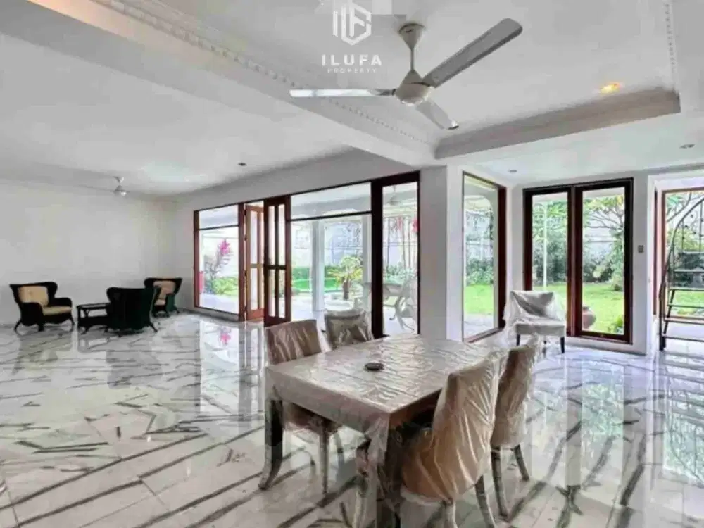 dijual rumah halaman luas 1,5lt area kemang