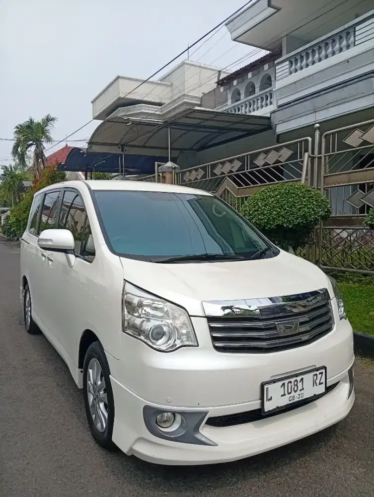 Toyota Nav1 v limited 2015