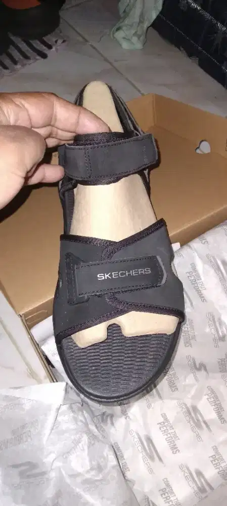 Jual cepat sandal skechers