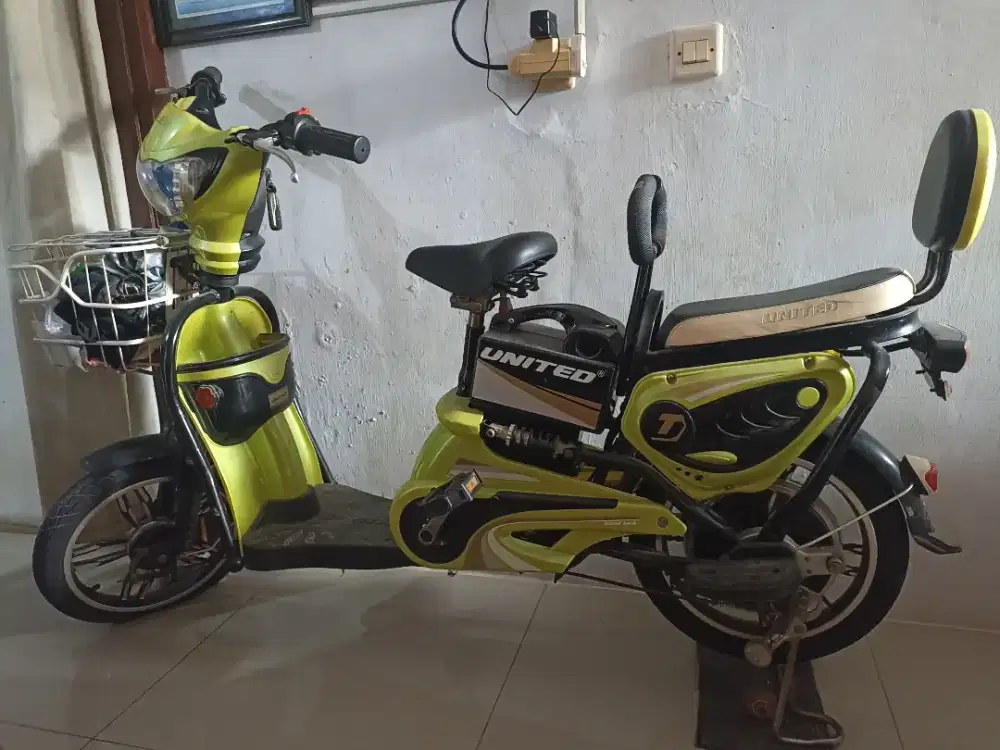 Sepeda listrik United