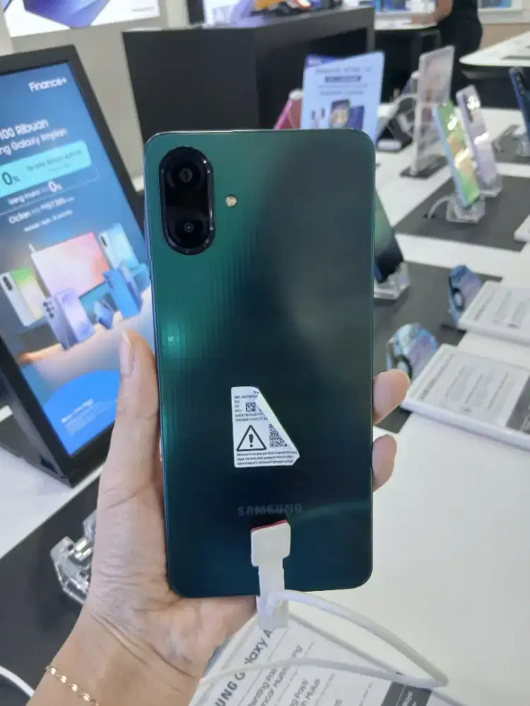 Samsung galaxy A07 8gb free adafter 25watt