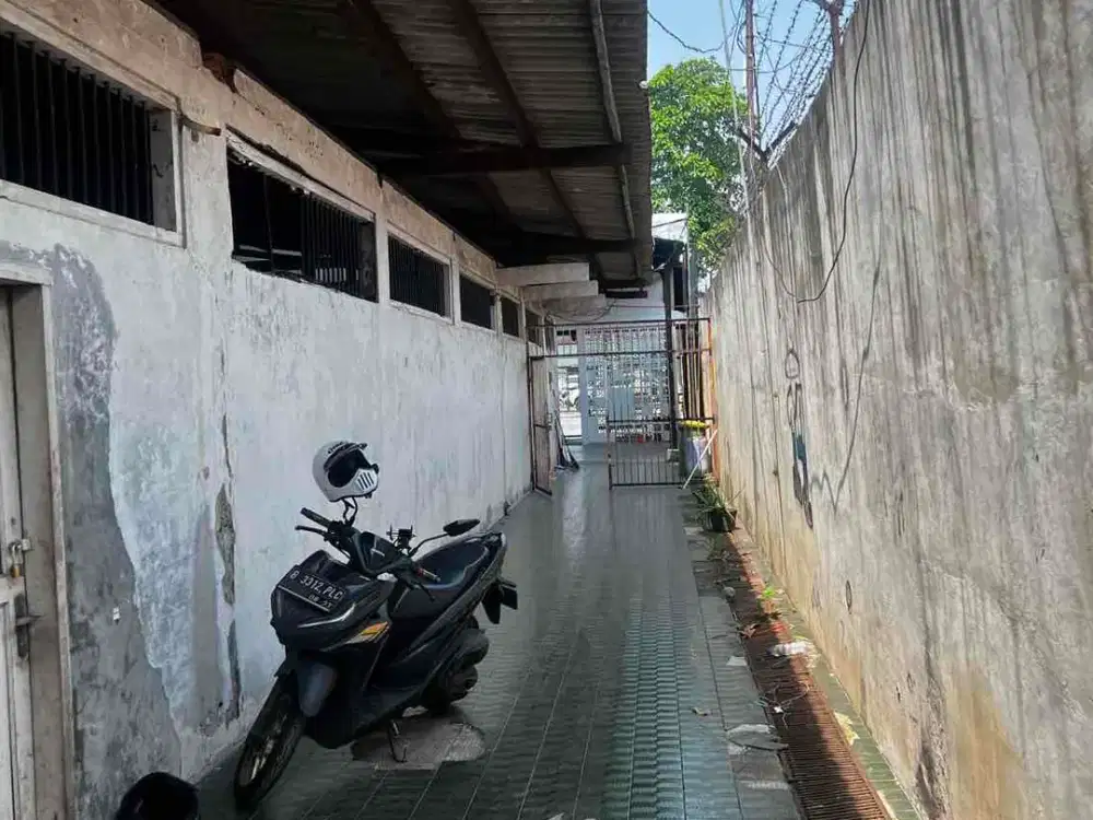 Gudang Besar 800m2 Murah di Kemayoran