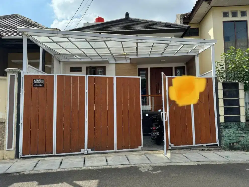Dijual rumah dilokasi Sangat  Strategis di Pasar Rebo Jakarta Timur