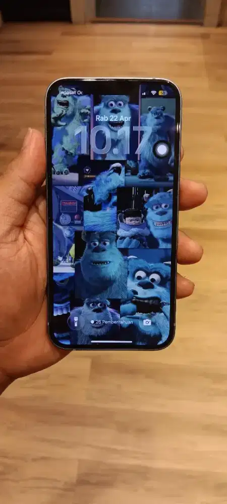 Iphone 14 basic bekas tapi terawat baru pemakaian 2 bulan