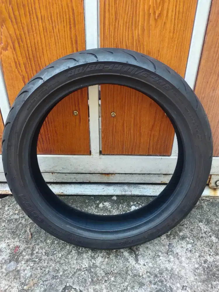 Ban dan knalpot Yoshimura