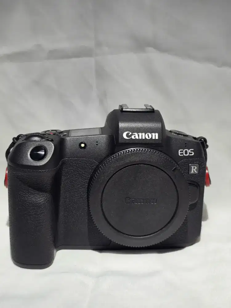 Kamera Canon Eos R + Lensa RF 24 - 105 f/4L USM