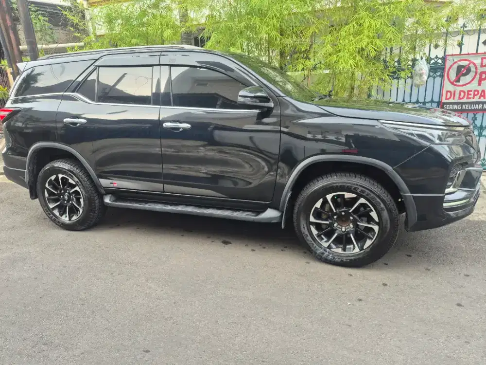 TOYOTA FORTUNER 2.8 GR 4X2 2022