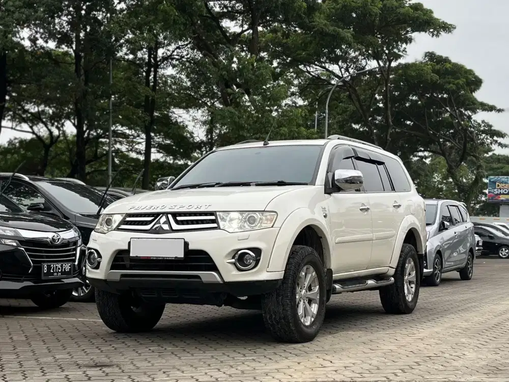 [ TERAWAT ] MITSUBISHI PAJERO SPORT DAKAR 2.5 SOLAR AT 2014 PUTIH