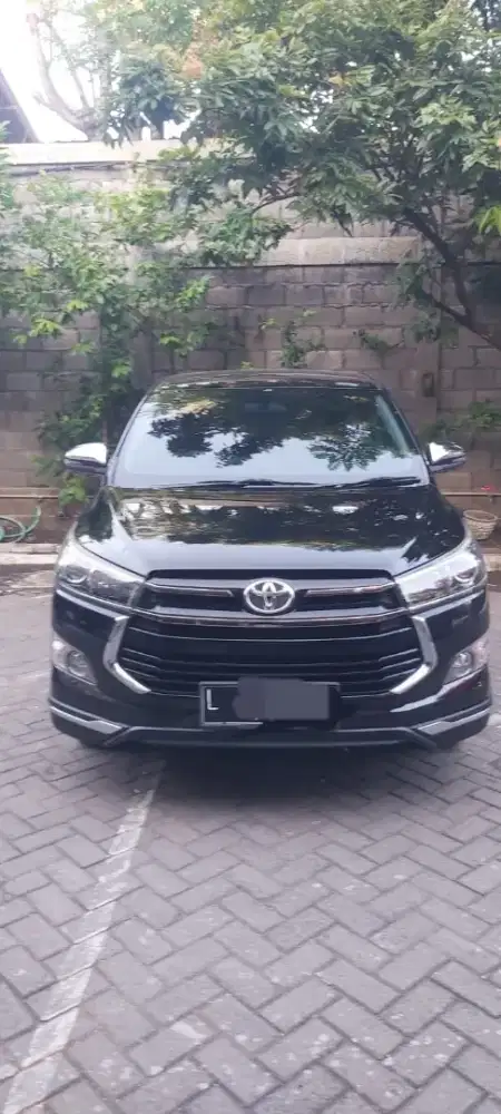 Dijual Innova Venturer bensin matic 2019