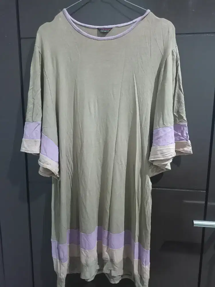 Blouse Semi Kaos Lengan Pendek Model Kelelawar