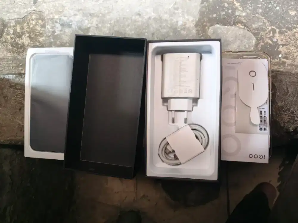 jual Iqoo 15r 8/256 gb fullset pemakaian 2 bln istimewwa