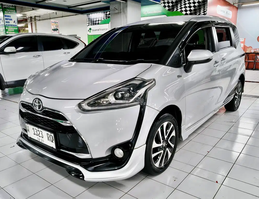 Toyota Sienta Q 1.5 Silver 2017 Matic / AT SUPER ISTIMEWA BOSS !!