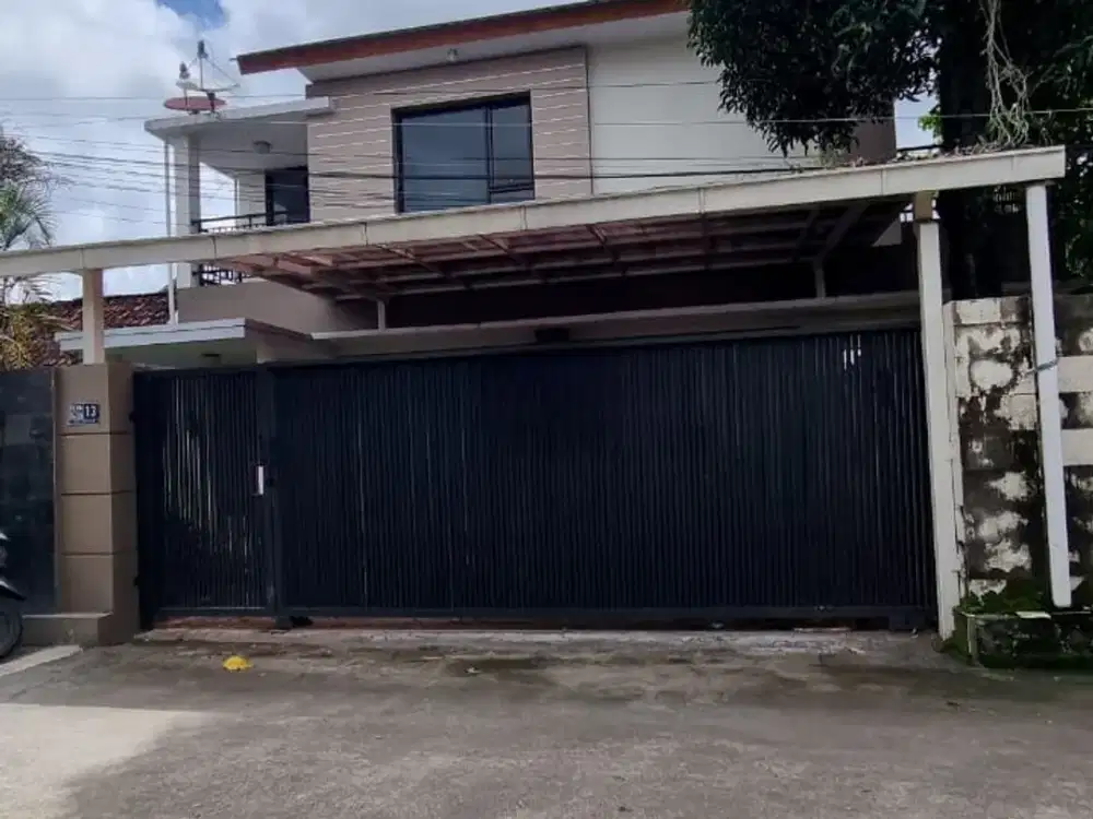Rumah 2 lantai bagus siap di tempati di maguwoharjo