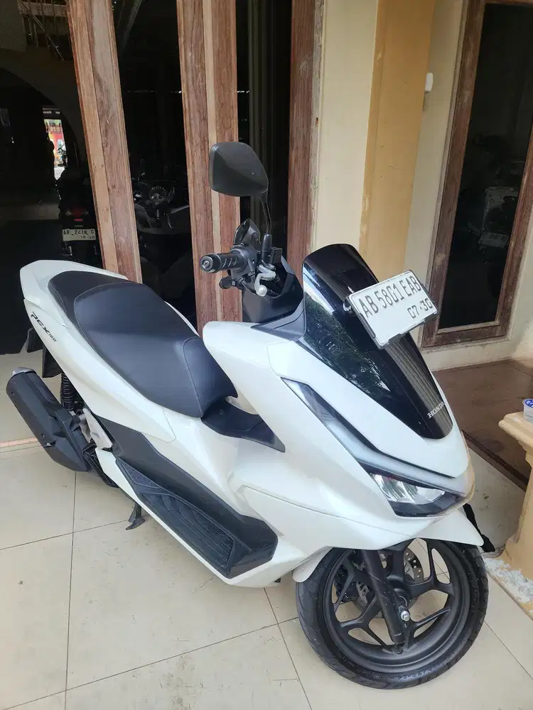 Pcx 160 cbs putih 2025 low km 4ribuan remote 2 gbm