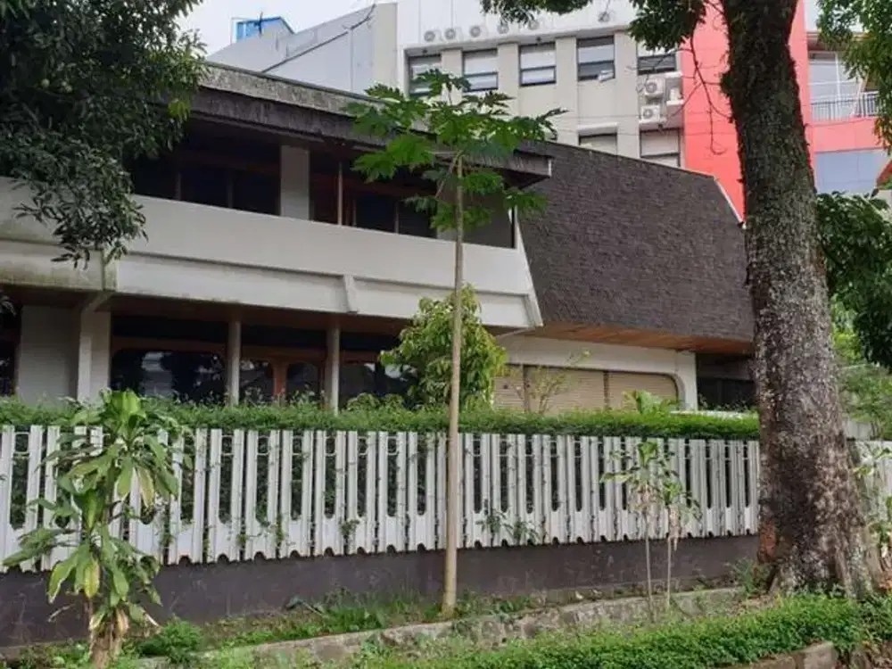 Rumah lama hitung tanah Sayap Dago Dekat Gedung Sate