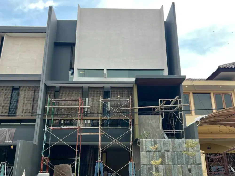 DIjual rumah baru premium manyar kertoadi
