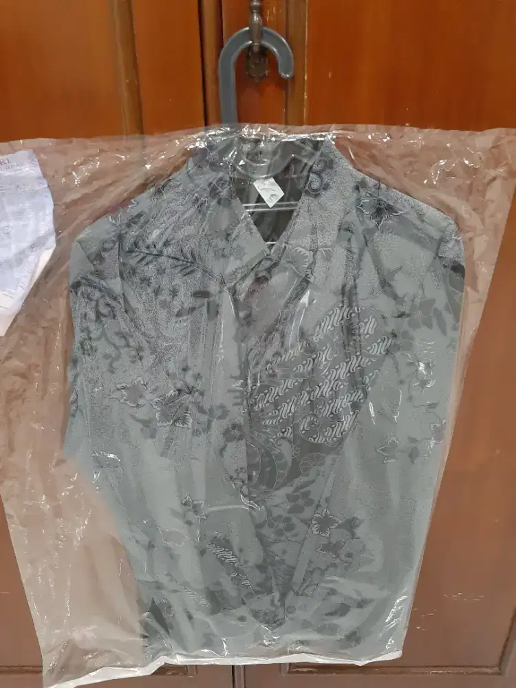 Kemeja Batik Mewah Pria Size L Reguler Fit Lengan Panjang corak mewaH